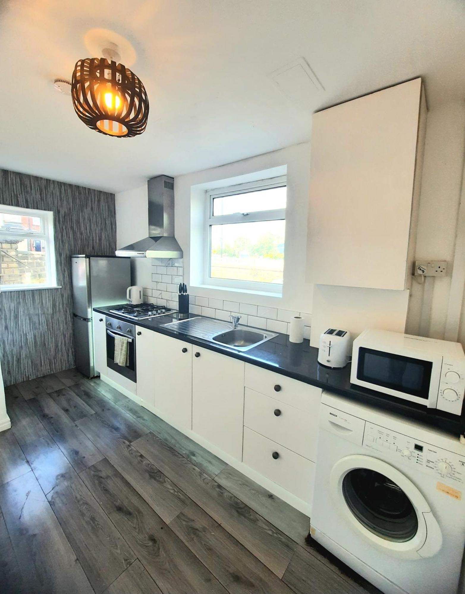 Entire Home In Leeds, Free Wifi, 3 Car Parking Leeds (West Yorkshire)
